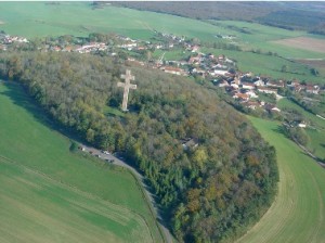 colombey-les-deux-eglises_wikichampagne.com_Ezio_Falconi